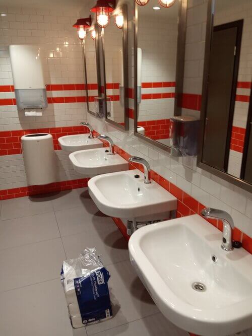 Burger King (Toompuiestee 37)
